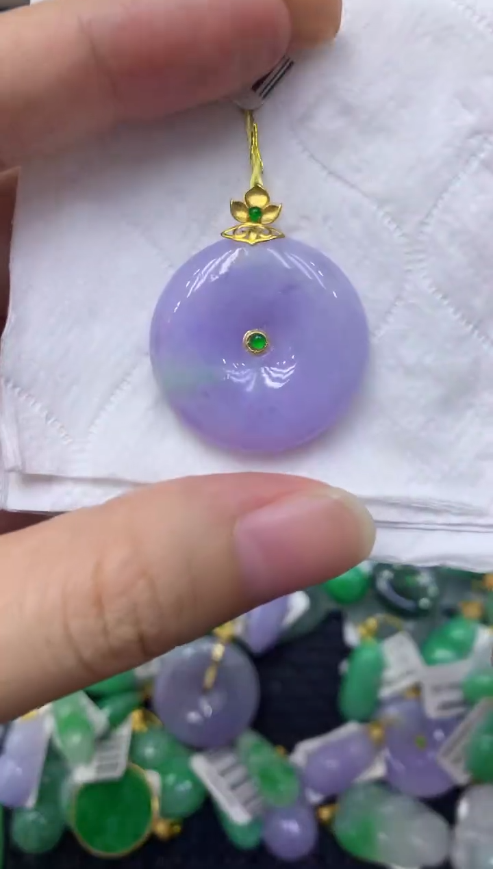 颈饰18K金镶嵌翡翠天然缅甸翡翠A货