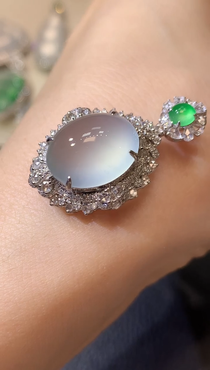 【闪购商品】翡翠吊坠(不含链)18K金镶嵌C43