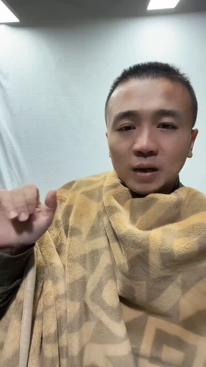 聚酯纤维2.2*2.4卡其几何