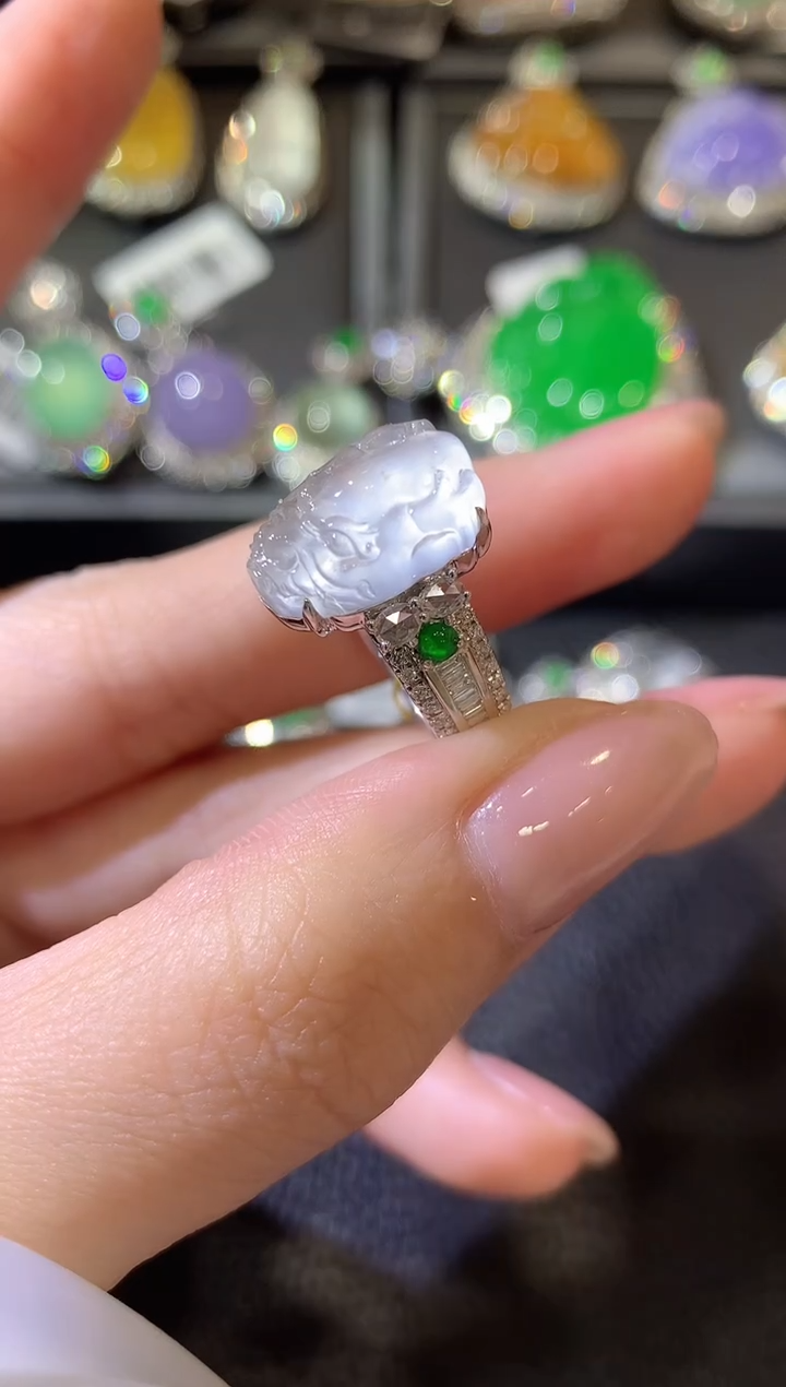 【闪购商品】翡翠戒指18K金镶嵌D191翡翠