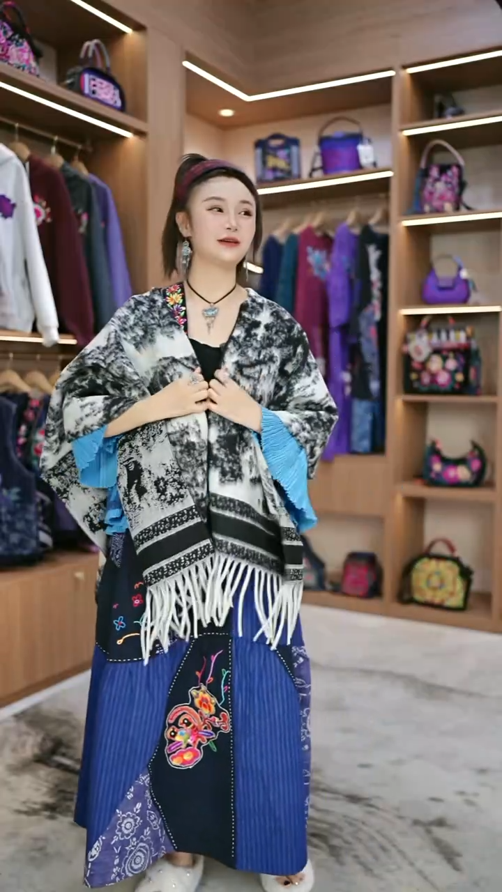 织绣L695黔东南苗族刺绣    披肩