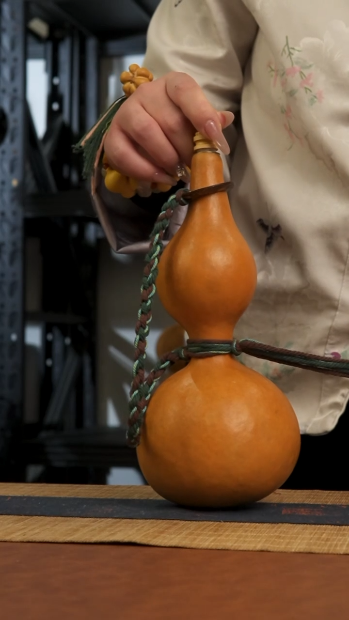 758号 天然热水酒葫芦 一物一拍（有瑕介意勿拍）