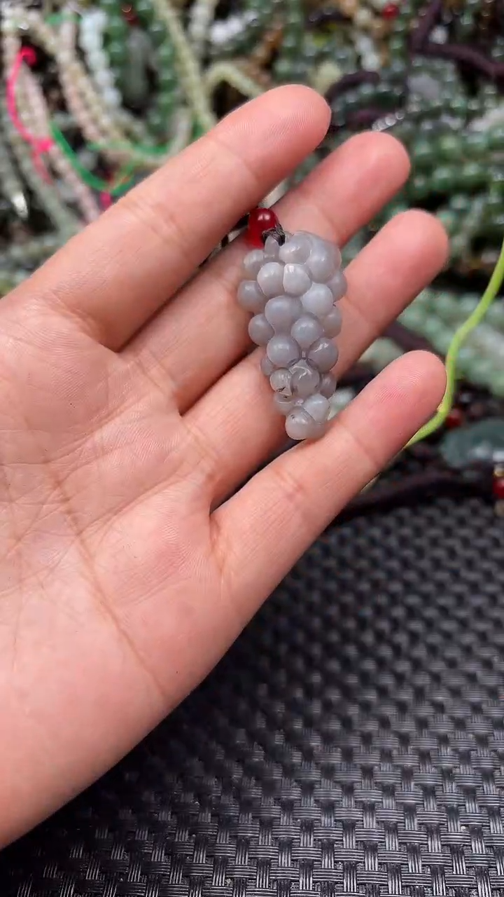 和田玉未镶嵌颈饰1