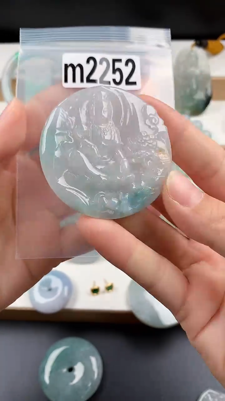 颈饰未镶嵌翡翠天然翡翠吊坠挂件