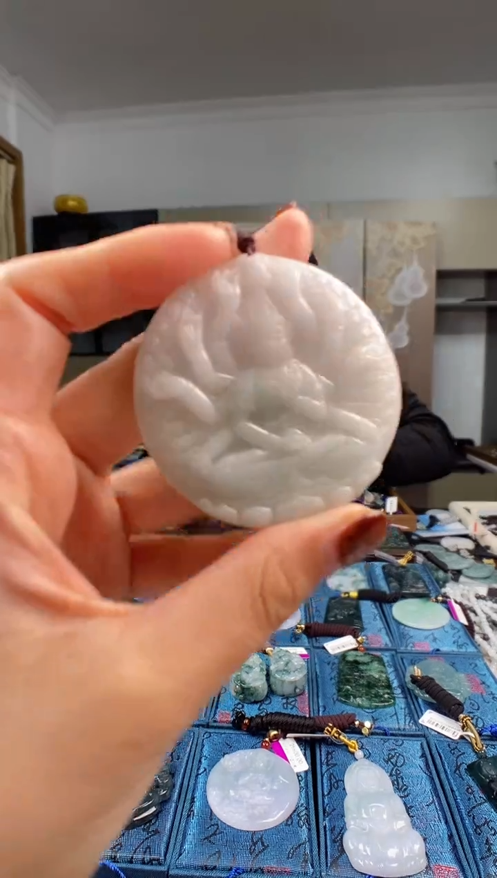 颈饰未镶嵌翡翠多样性发其一