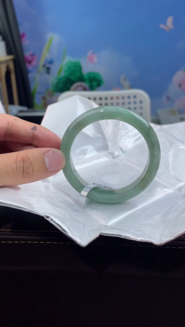 翡翠手镯未镶嵌17翡翠手镯（微瑕）