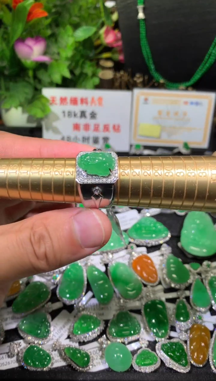 【闪购商品】翡翠戒指18K金镶嵌貔貅
