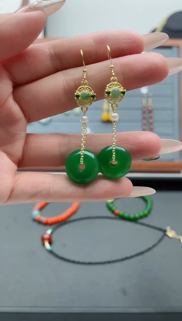 【闪购商品】玛瑙/玉髓耳饰银S925镀金镶嵌302绿平安扣