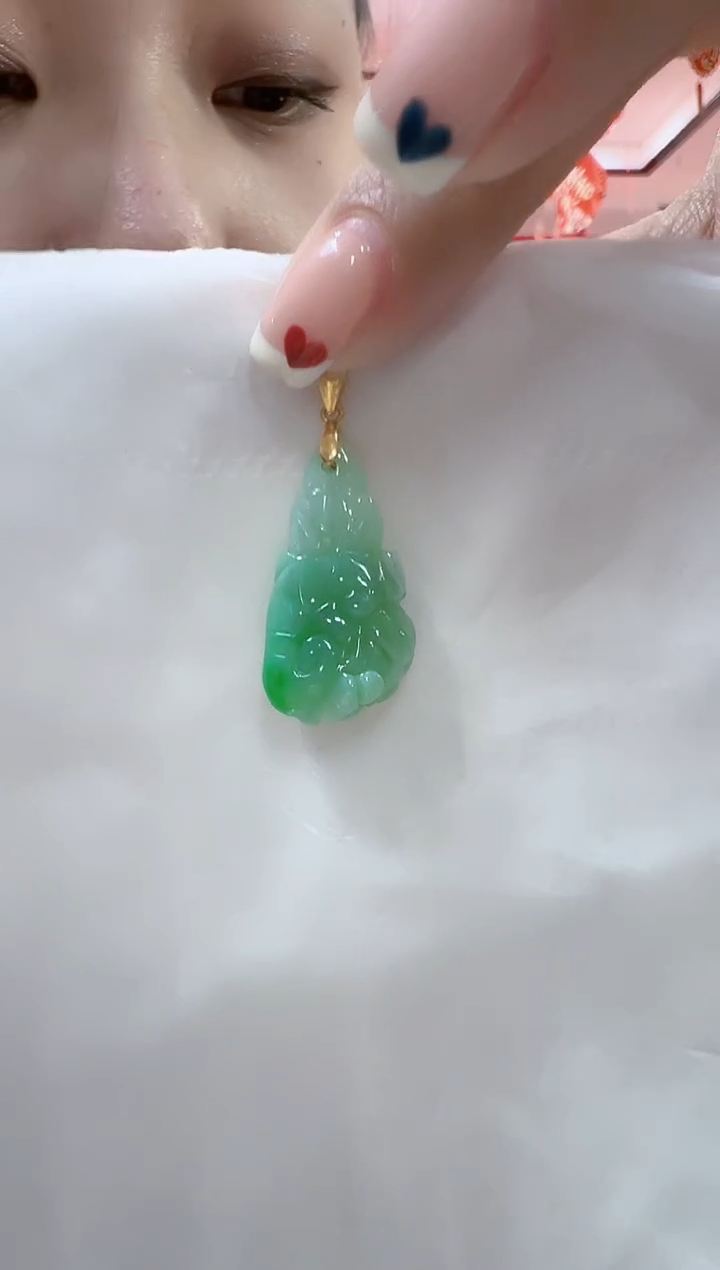 【闪购商品】翡翠颈饰未镶嵌孤品白菜