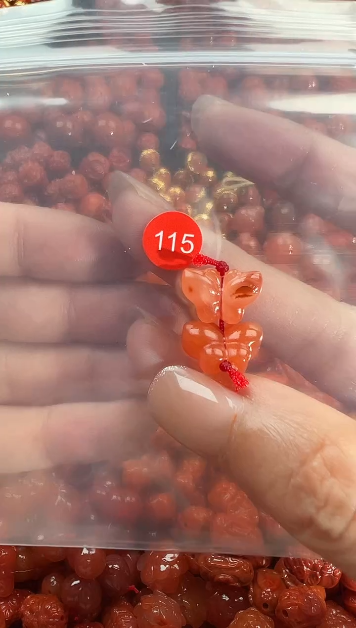 颈饰未镶嵌南红玛瑙1