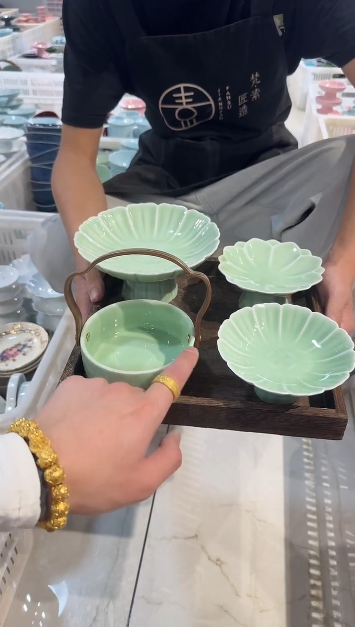 瓷片微瑕商品，介意勿拍【4木盘】