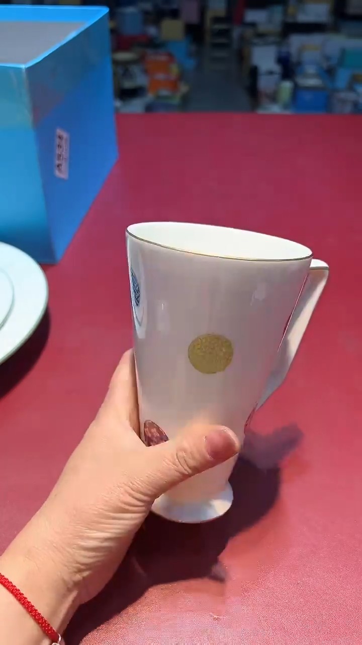 【闪购商品】瓷片锅碗瓢盆一件不剩