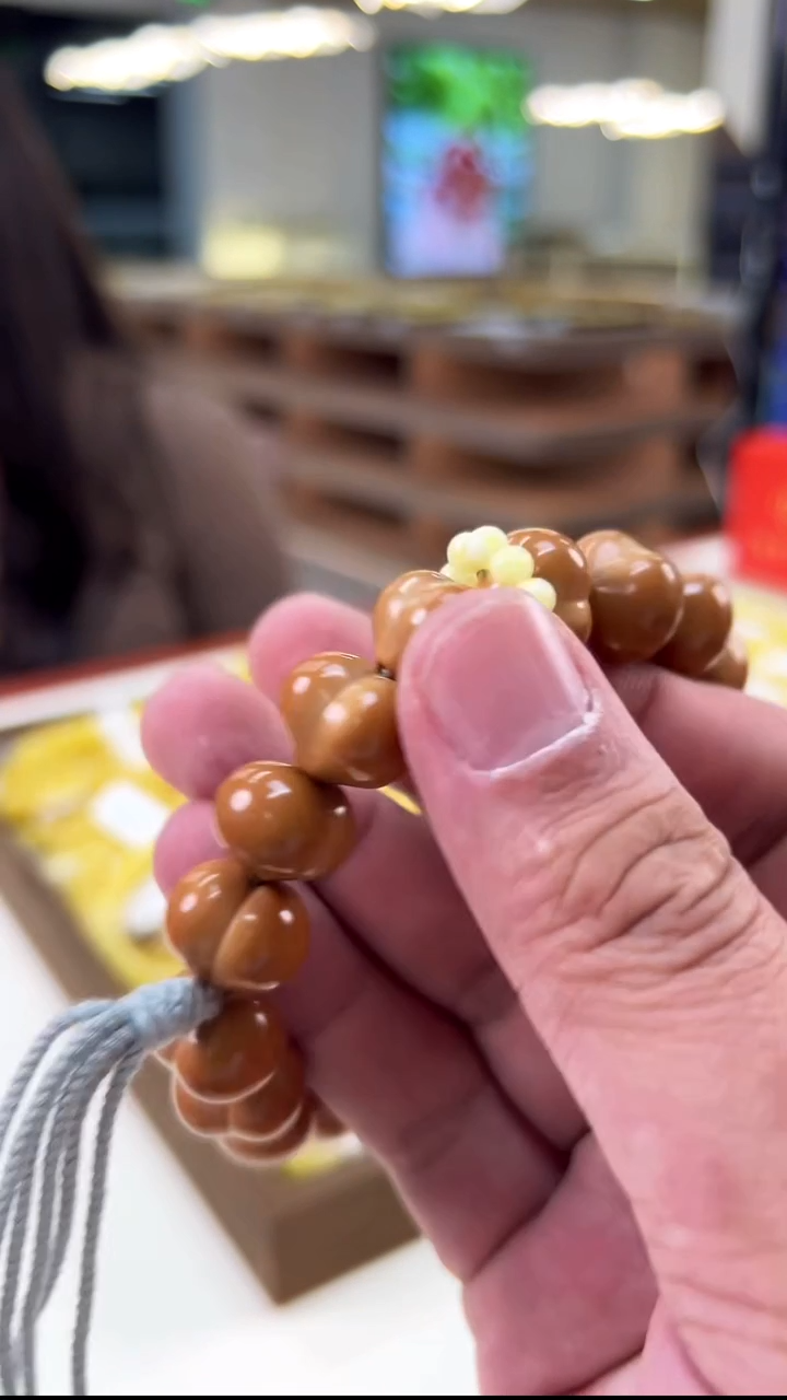 裸石琥珀未镶嵌蜜蜡跑环