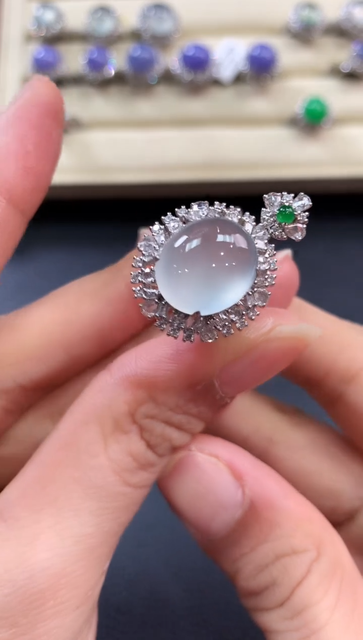 【闪购商品】翡翠戒指18K金镶嵌b225       