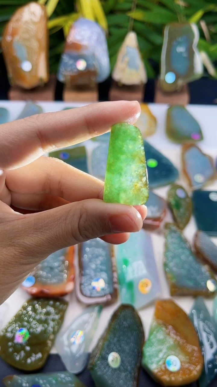 未镶嵌定制翡翠翡翠