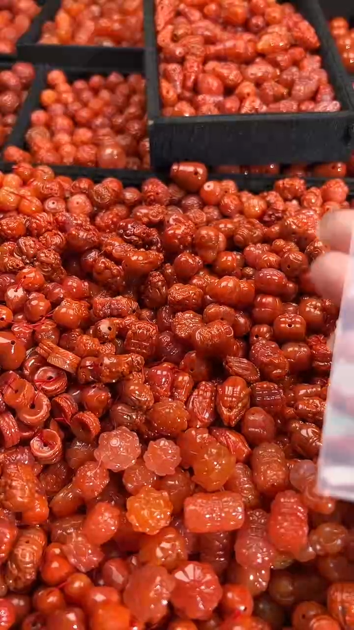 颈饰未镶嵌南红玛瑙1