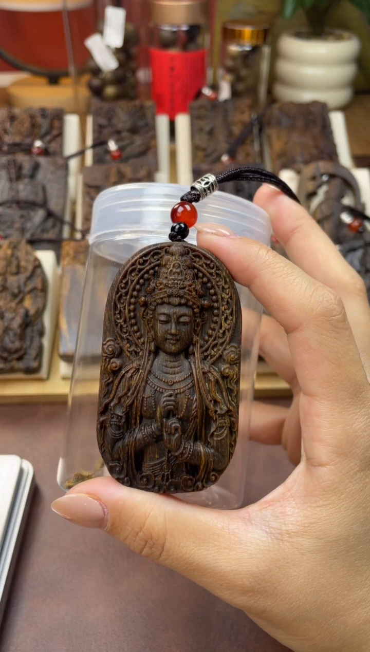 木木雕款芽庄  合十观音 7cm 送养香瓶
