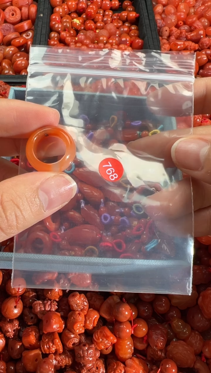 【闪购商品】南红玛瑙颈饰未镶嵌1