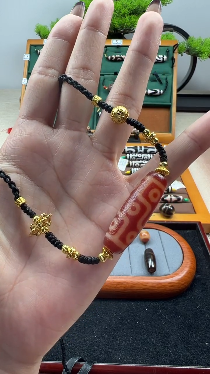 玛瑙/玉髓（覆膜）颈饰合金28.（微瑕）