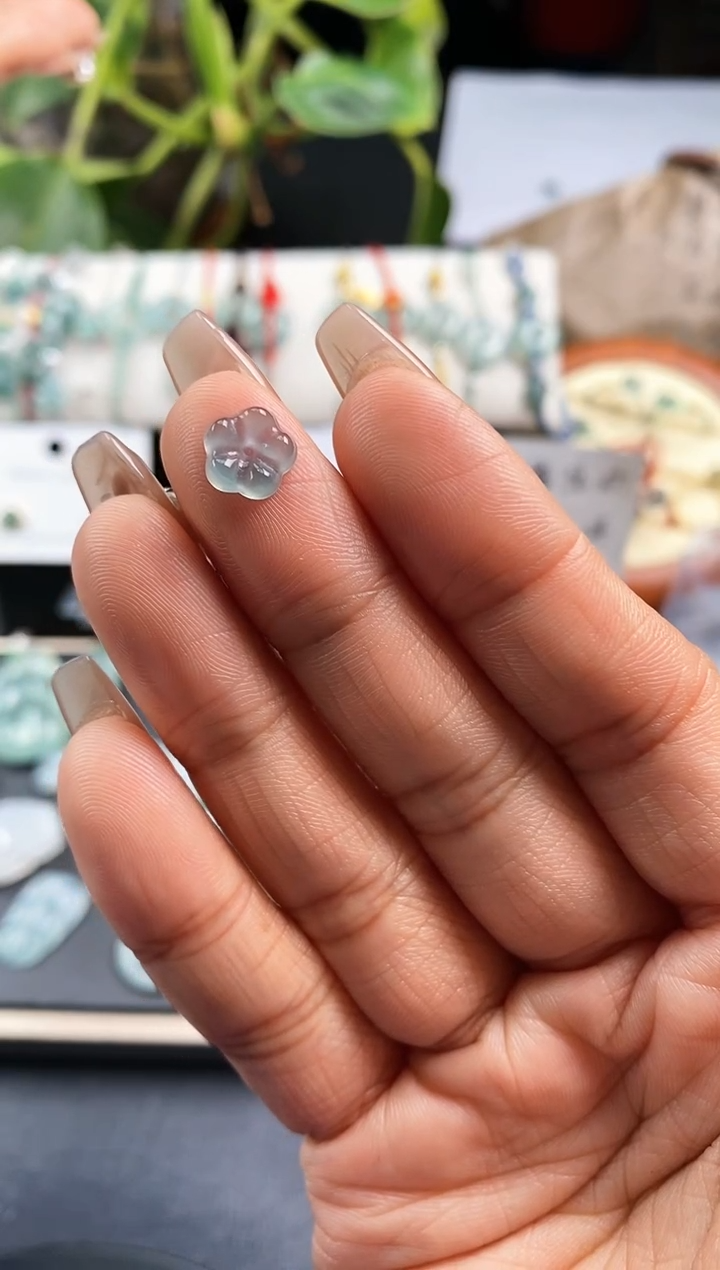 【闪购商品】翡翠配石小花-----------------