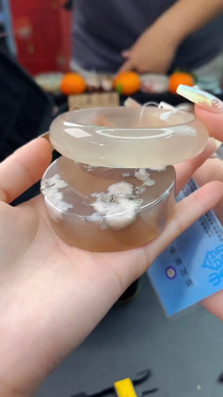 【闪购商品】石英质玉手镯未镶嵌赠送镯心（63圈口）