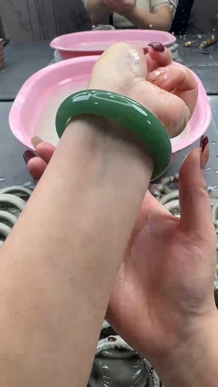 未镶嵌手镯石英质玉2