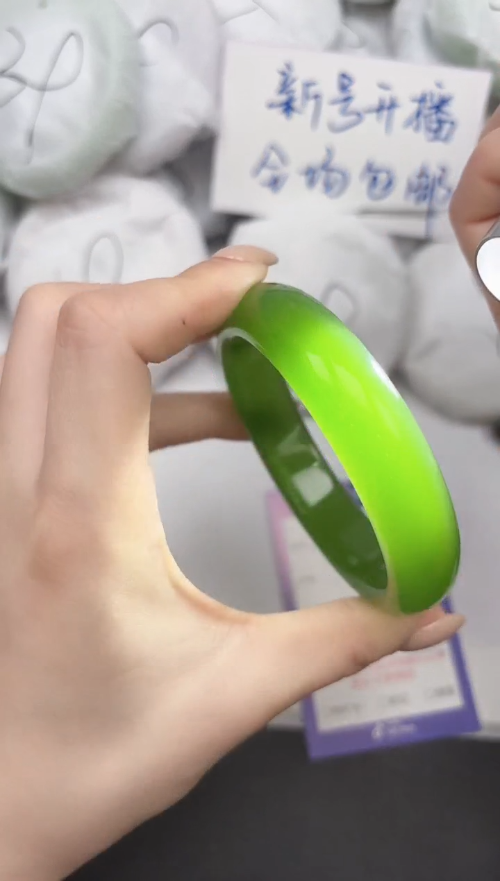 未镶嵌手镯石英质玉128/6665