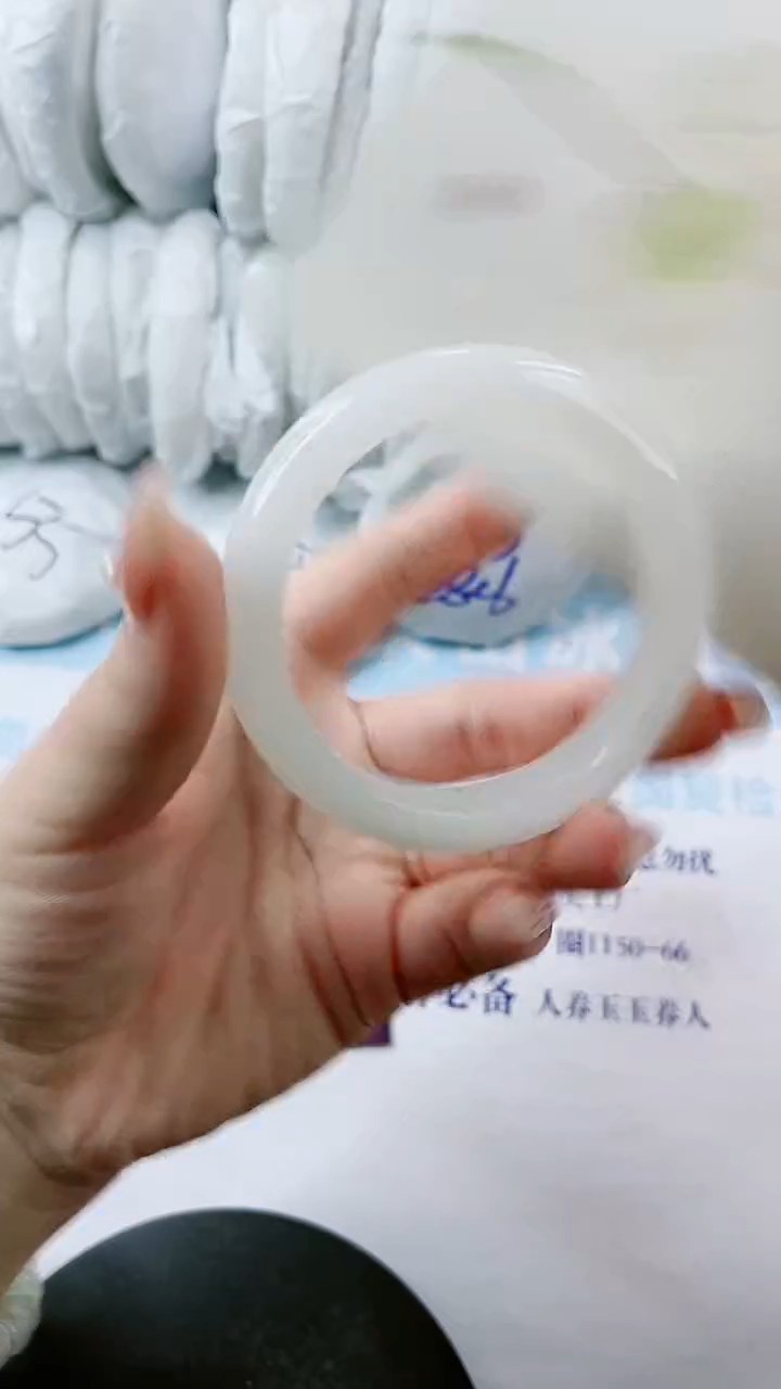 【闪购商品】石英质玉手镯未镶嵌0733072325-多样性发货