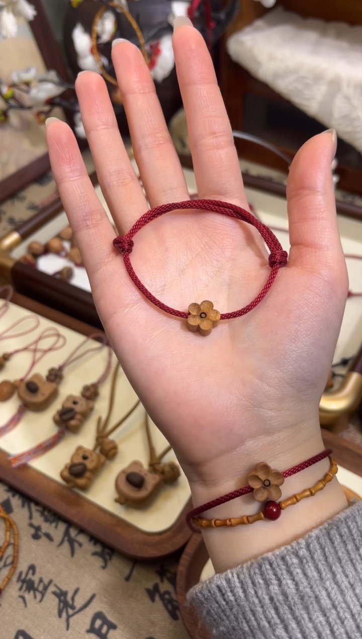 手串桃核【桃缘行】红绳「小花」桃木桃核辟、挡、驱、护 红绳可调节