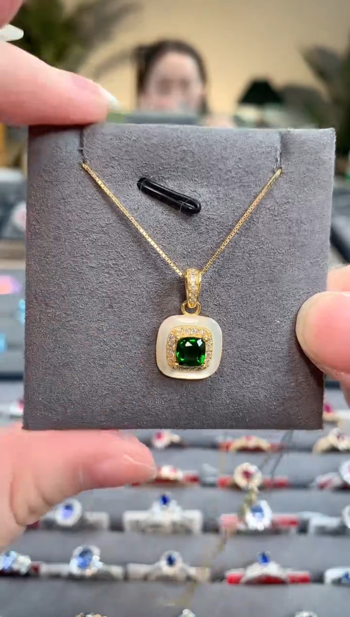 【闪购商品】透辉石吊坠（含链）银S925镶嵌透辉石