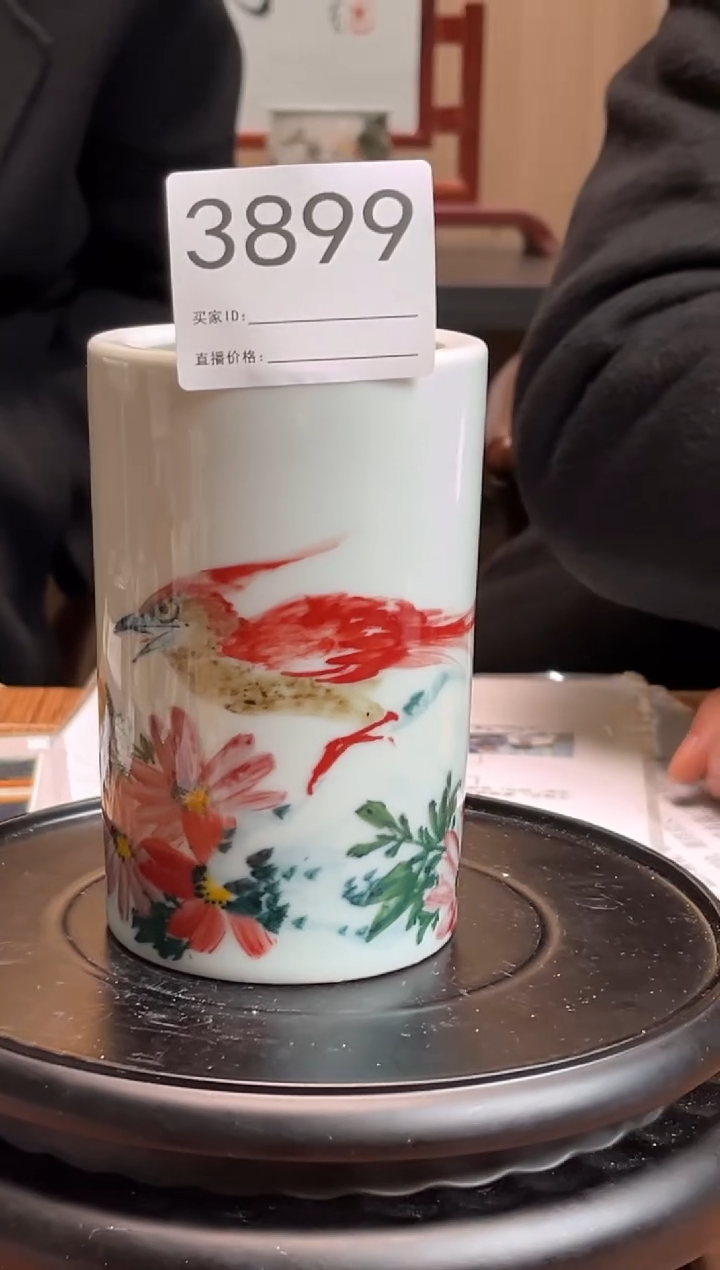 【闪购商品】摆件景德镇陶瓷花鸟笔筒3899