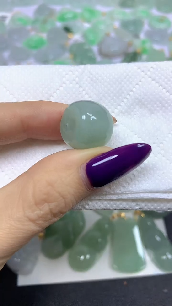 颈饰未镶嵌翡翠 