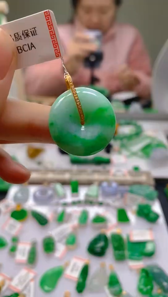 【闪购商品】翡翠颈饰18K金镶嵌天然翡翠A货，一物一证