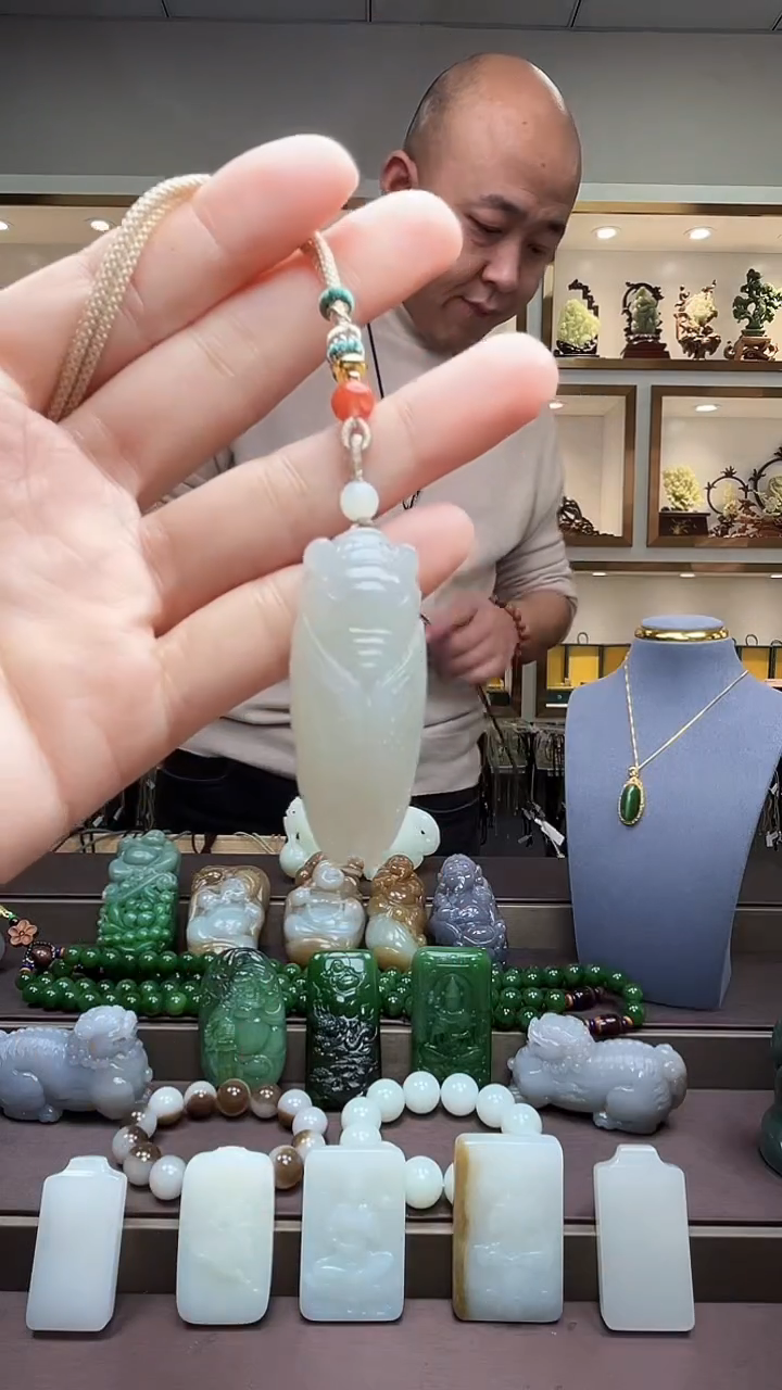 【闪购商品】和田玉颈饰未镶嵌苏