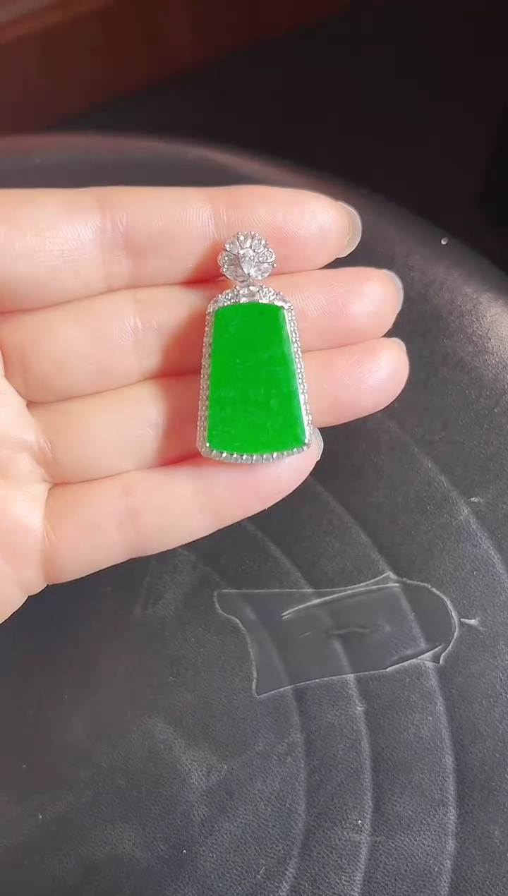 颈饰银S925镶嵌翡翠无事牌