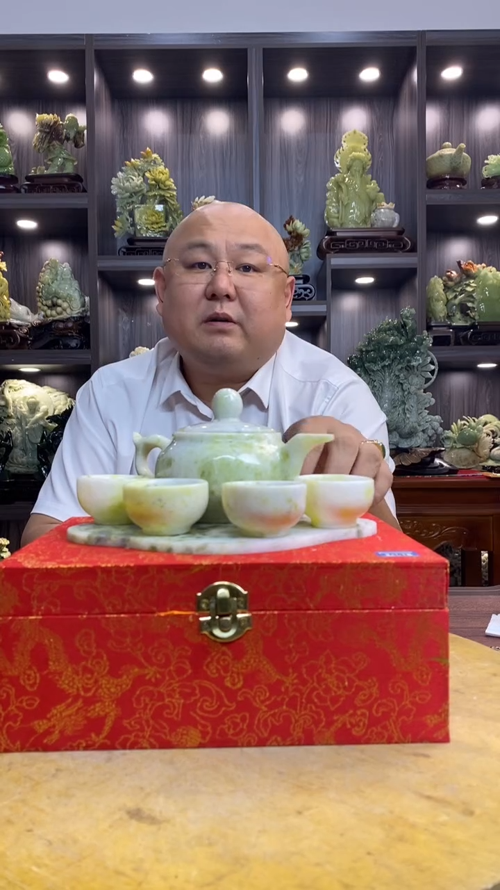玉童**忌 岫岩料手工雕刻装饰摆 件居家送礼一物一图