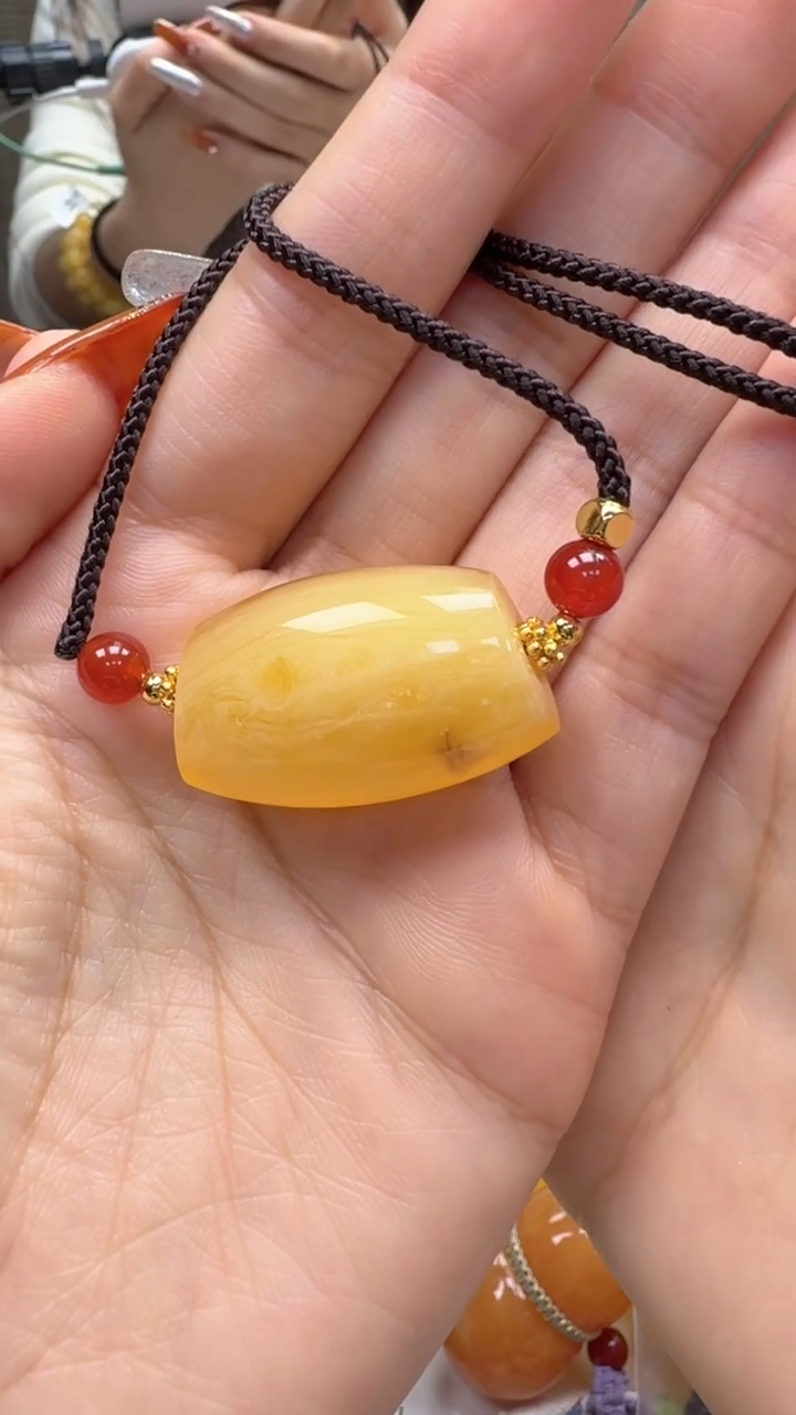 裸石琥珀未镶嵌如图