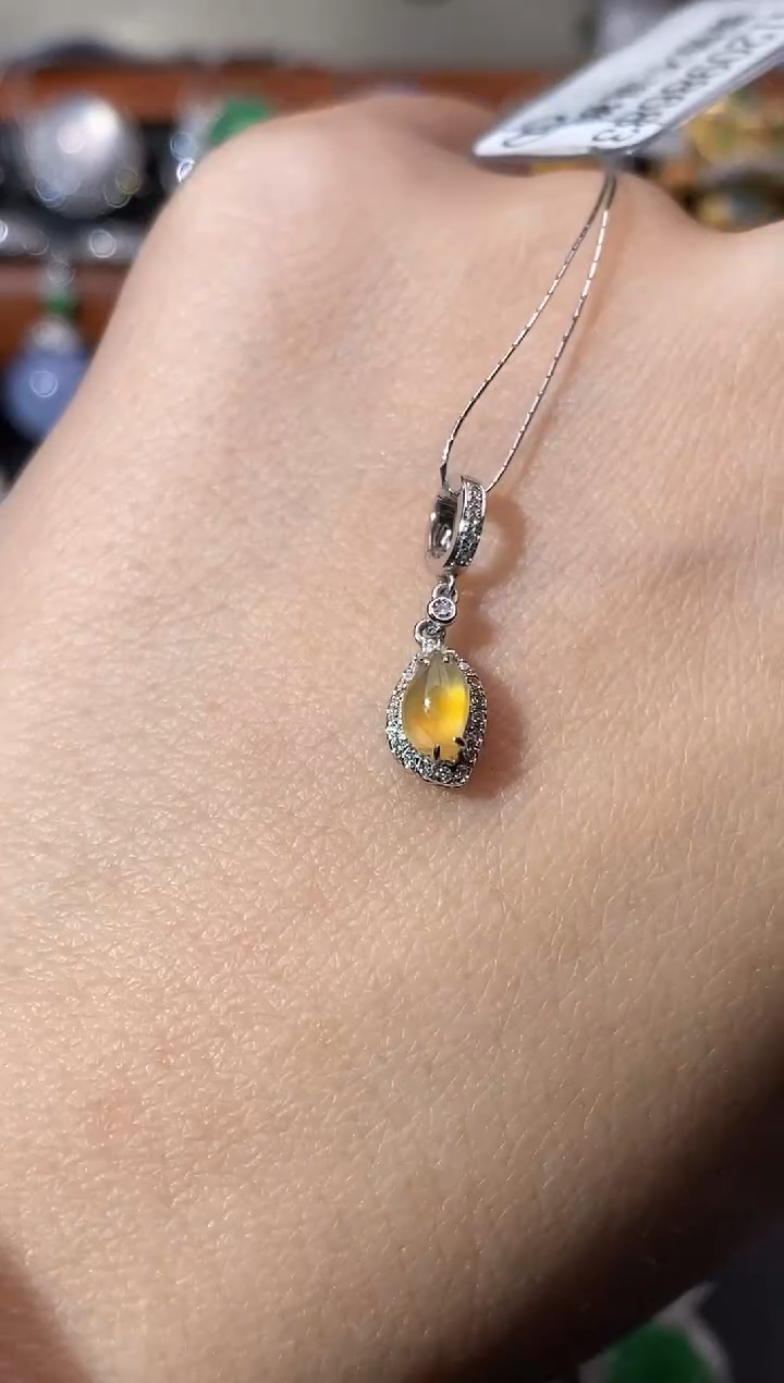 【闪购商品】翡翠吊坠(不含链)18K金镶嵌吊坠