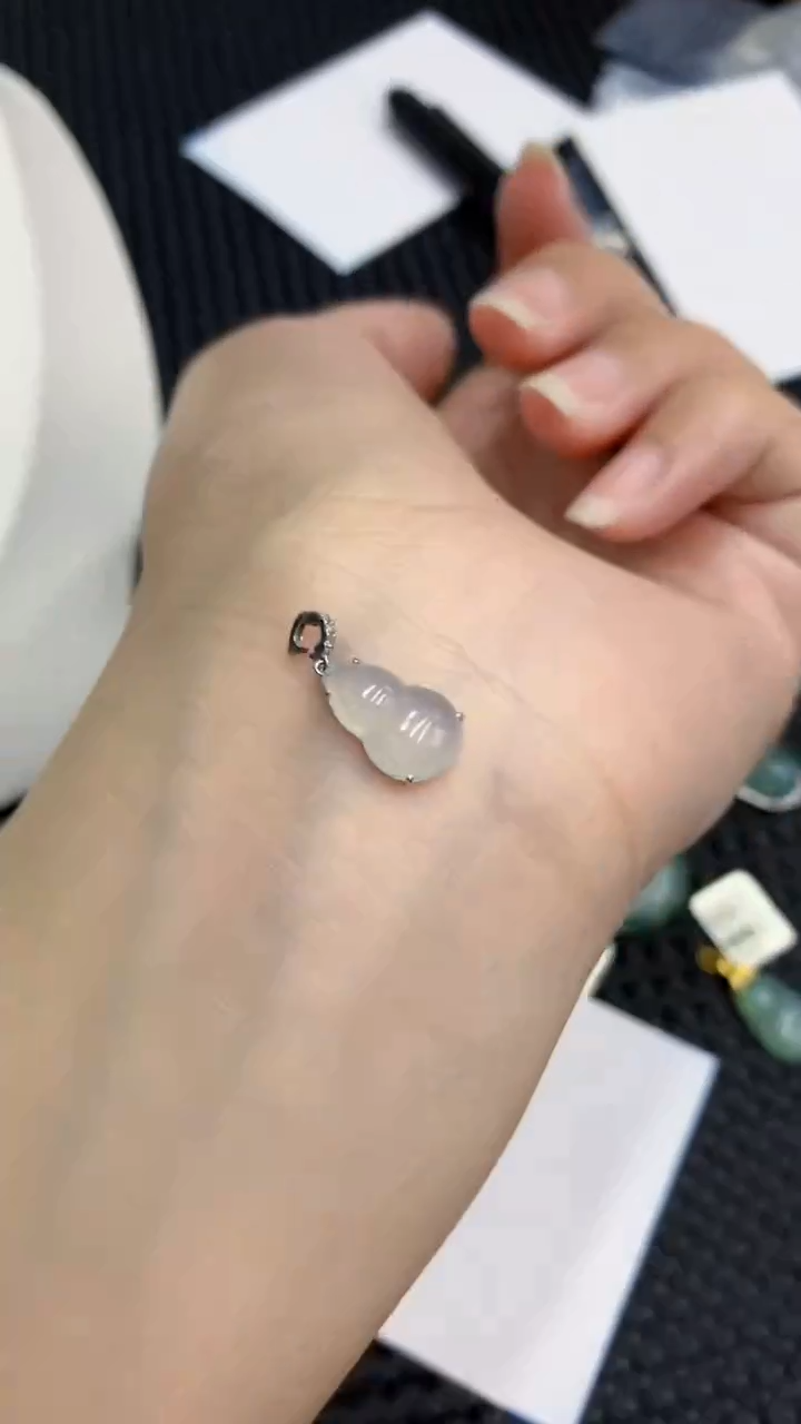 【闪购商品】翡翠颈饰18K金镶嵌            8