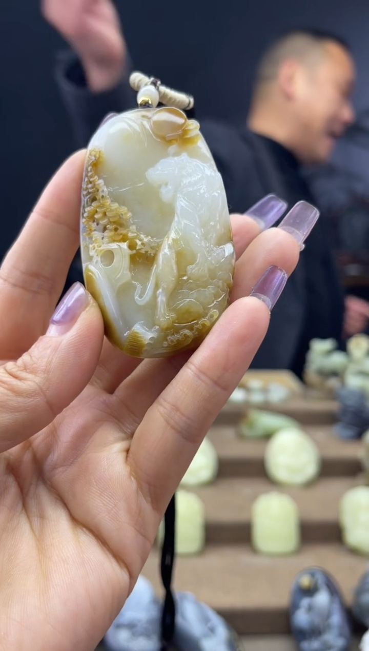 颈饰未镶嵌和田玉1