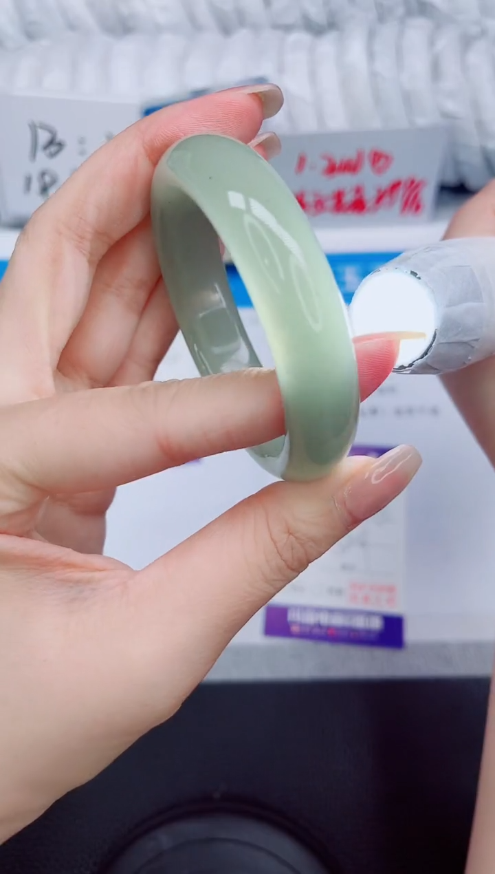 石英质玉手镯未镶嵌48-52.4