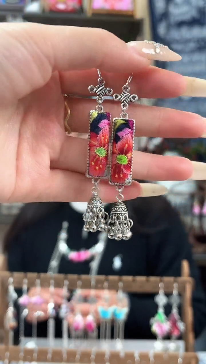 织绣民族风非遗老绣苗银饰品631