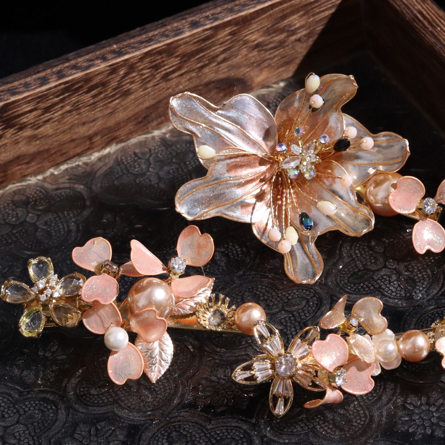 14192ETE温柔款粉色边夹仙女古风汉服秀禾新娘头饰