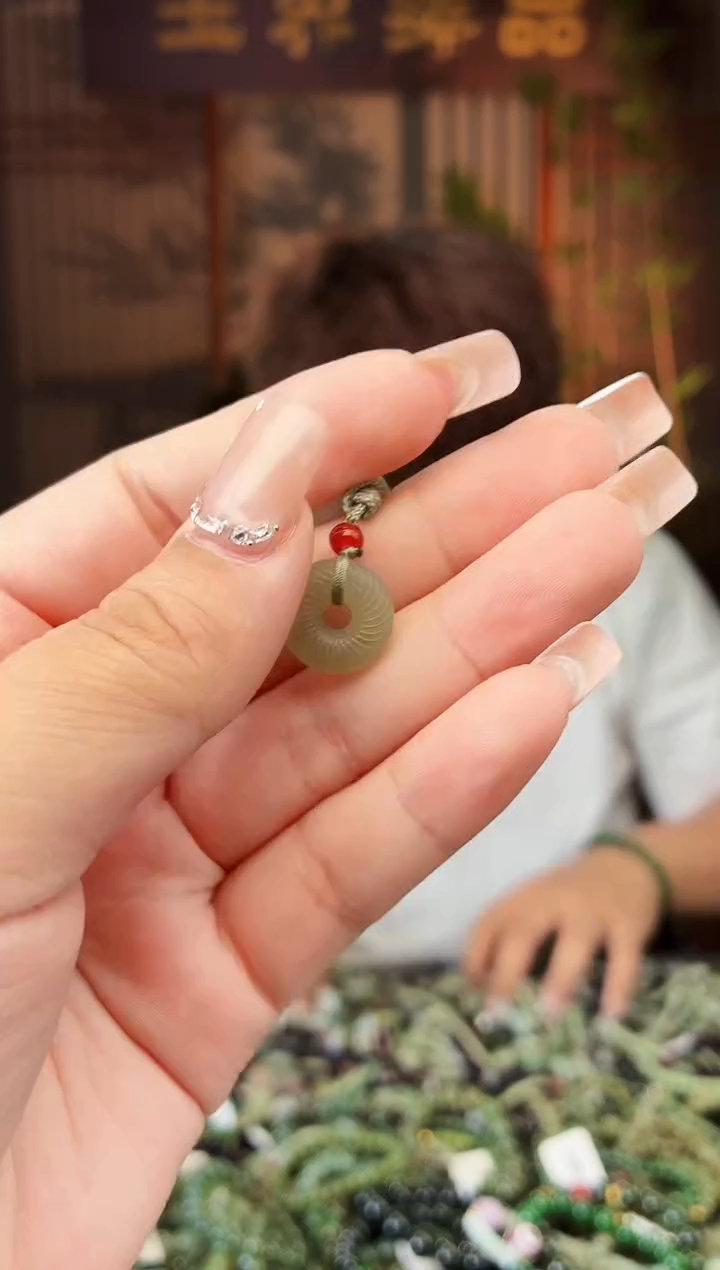 和田玉未镶嵌颈饰拍一发一