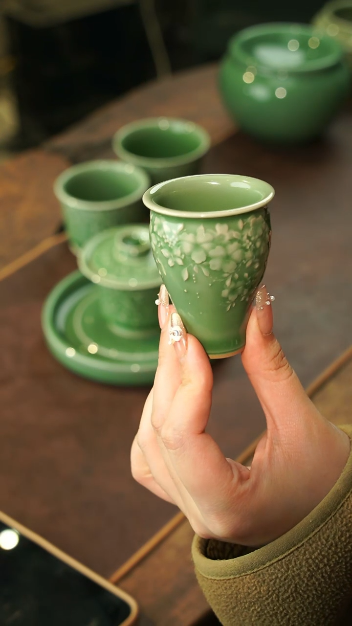 【闪购商品】瓷片李斌 梅子青繁花 小蛮腰