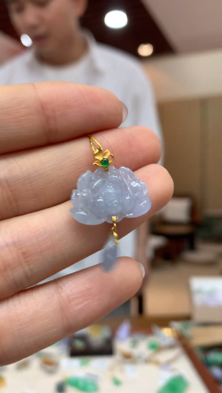 吊坠(不含链)18K金镶嵌翡翠莲花