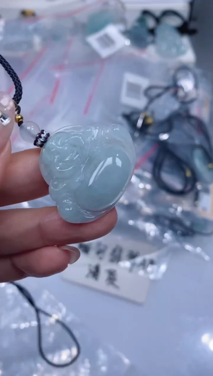 颈饰未镶嵌翡翠吊坠