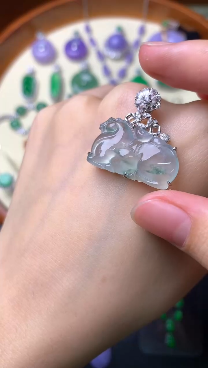 【闪购商品】翡翠吊坠(赠链)18K金镶嵌吊坠