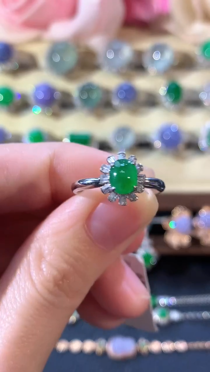 18K金镶嵌戒指翡翠冬日珠宝Q30