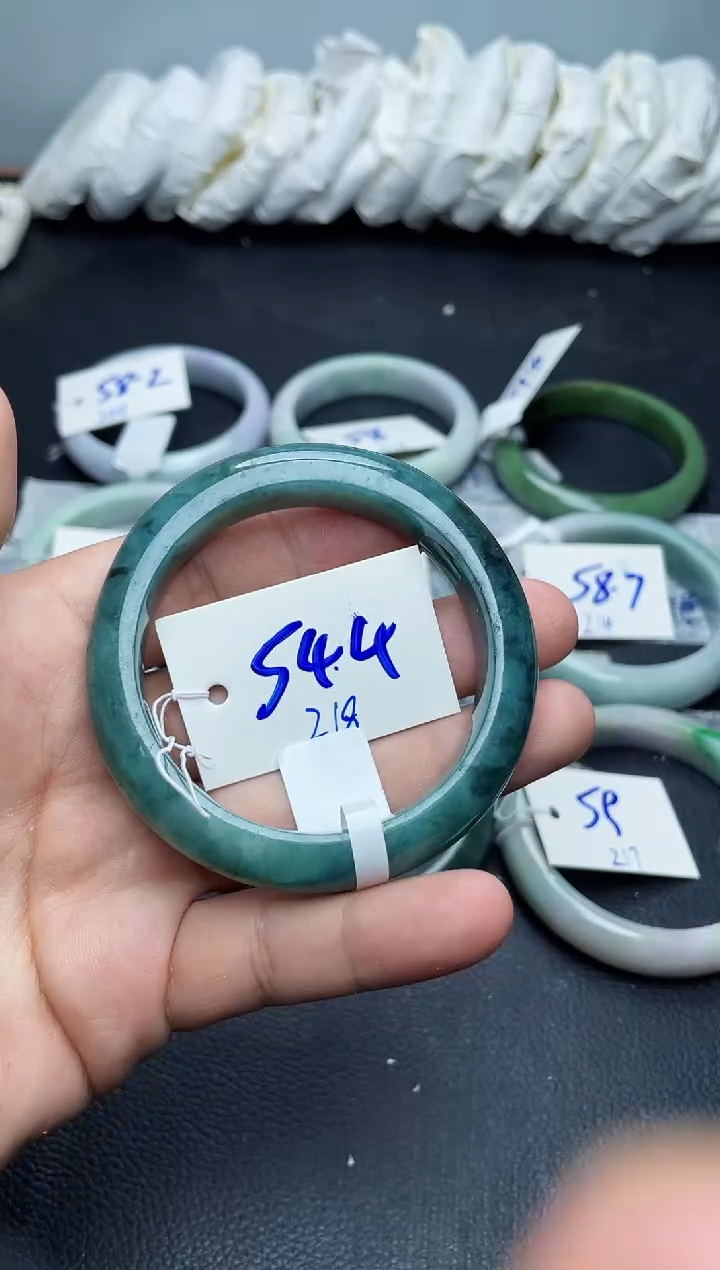 未镶嵌手镯翡翠218